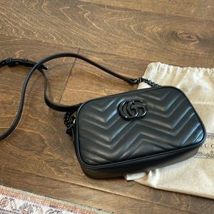 Gucci - marmot black on black bag
